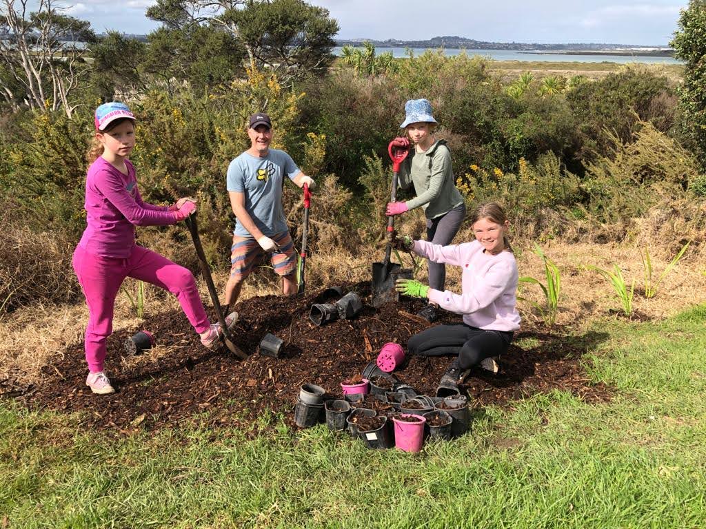 Sustainable Coastlines Planting Day